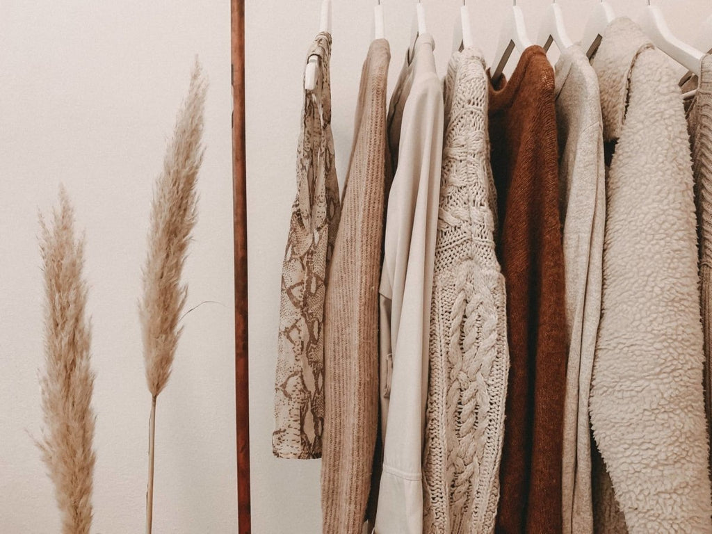 SUSTAINABLE FASHION: A GUIDE TO ECO-FRIENDLY AND ETHICAL CLOTHING