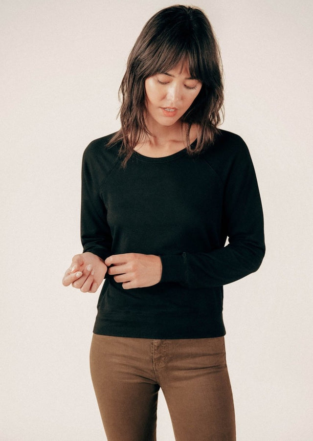 Amore Raglan Sweatshirt in Black