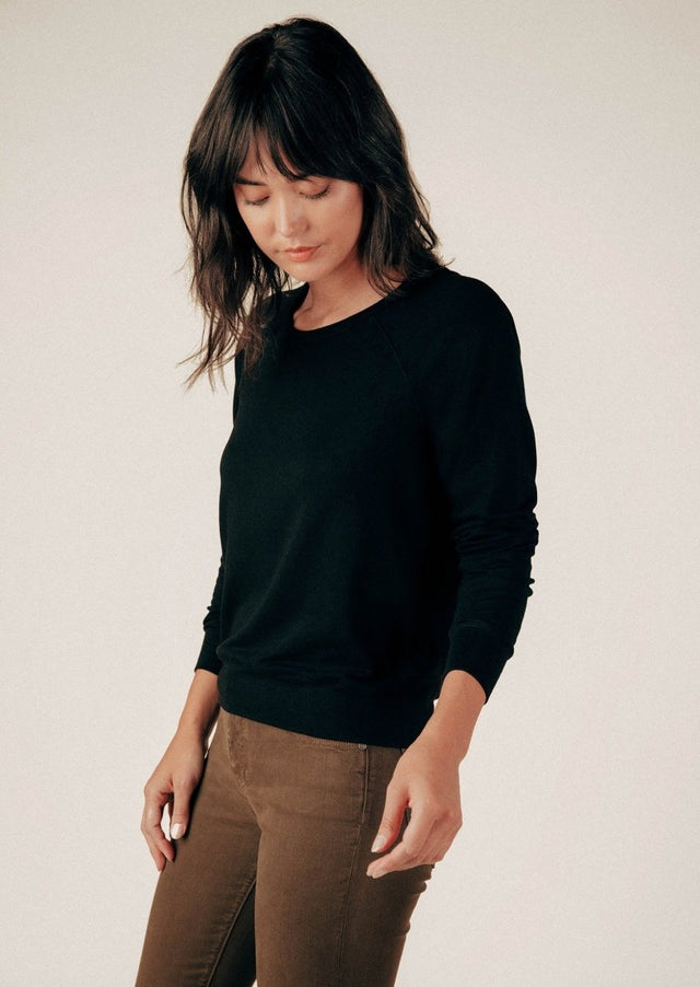 Amore Raglan Sweatshirt in Black