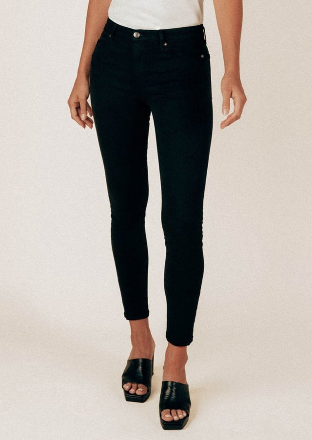 Annie Skinny Pant in Black