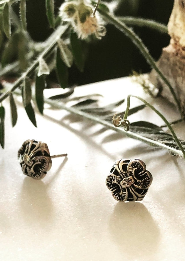 Scallop Studs in Silver - Veneka-Sustainable-Ethical-Jewelry-Astor & Orion Drop Ship