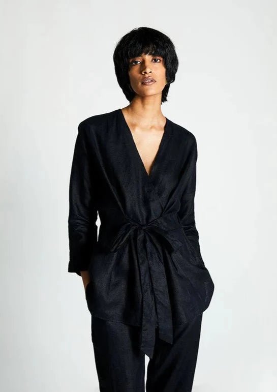 The Power Moves Shirt in Black - Veneka-Sustainable-Ethical-Jackets-Reistor Drop Ship