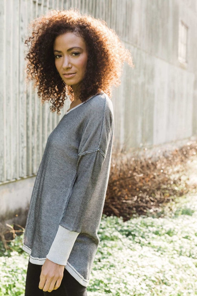 Lightweight Waffle Raglan Tunic in Black/Ivory - Veneka-Sustainable-Ethical-Tops-Indigenous Drop Ship