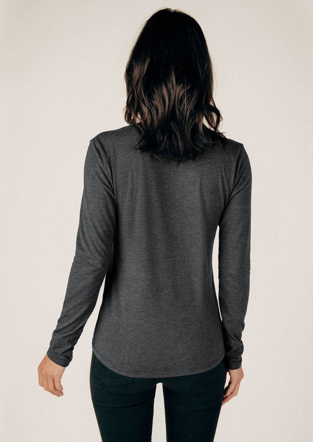 Long Sleeve Scoop Neck Curved Hem Tee in Heathered Gray - Veneka-Sustainable-Ethical-Tops-Graceful District Drop Ship