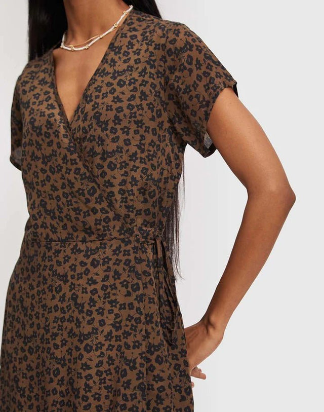Short Wrap Dress in Spotted - Veneka-Sustainable-Ethical-Dresses-Reistor Drop Ship