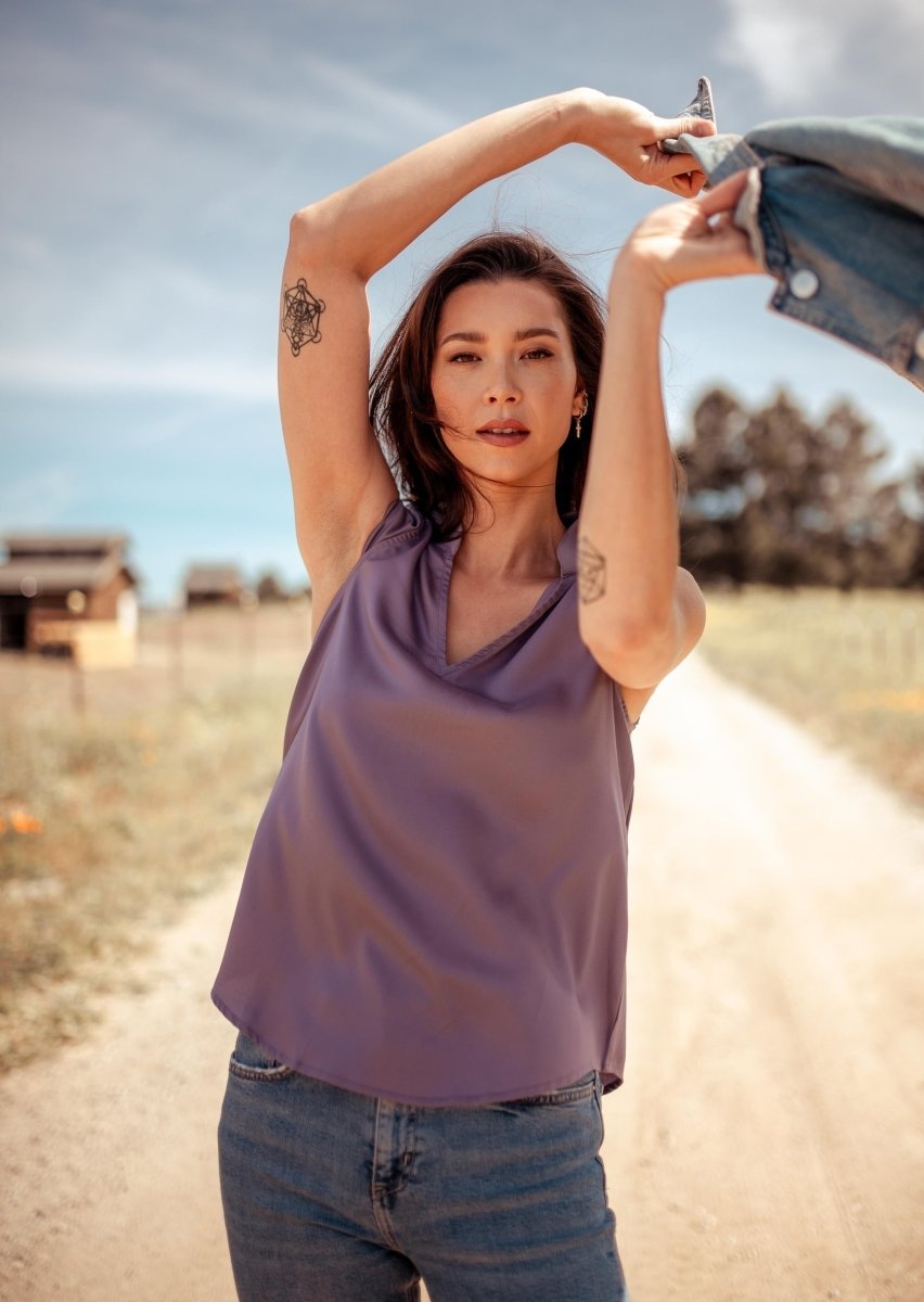 Thavy Tencel Top with Scalloped Cap Sleeves in Purple – Veneka